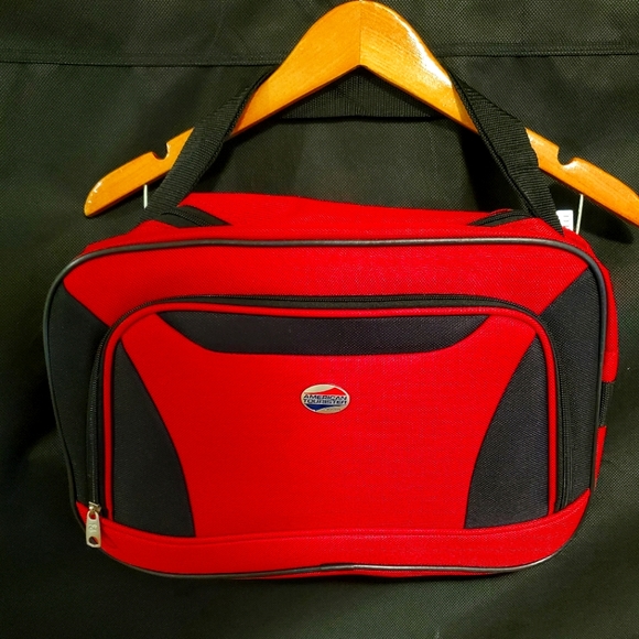 Red American Tourister Travel Overnight Bag - Picture 1 of 5